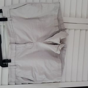 J CREW 5" CHINO SHORTS GREY